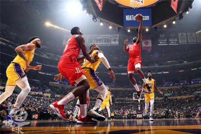 受媒体采访 受媒体采访